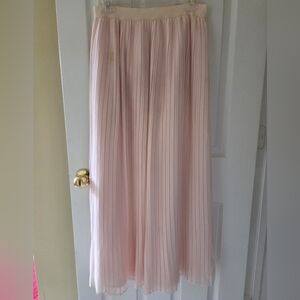 LC Lauren Conrad Blush Pleated Skirt